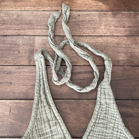 💗Sold 💗 Tie-Neck Halter 💗 - Picture 4 of 6